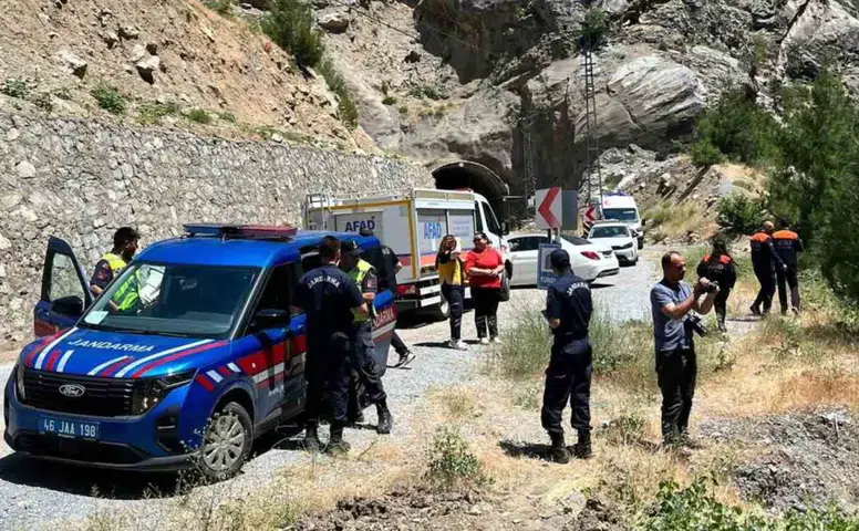 Ceyhan Nehri’nde Kaybolan Vatandaş İçin Çalışmalar Sürüyor