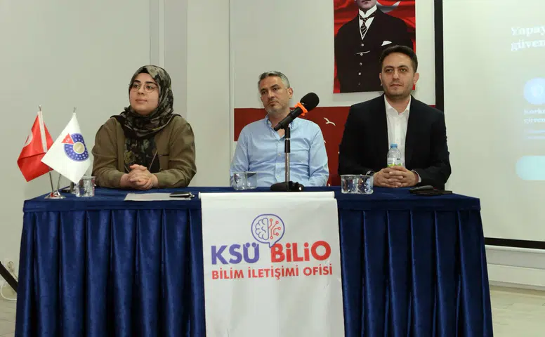 Bilim Kafe’de Yapay Zekâ ve Geleceğin Meslekleri Ele Alındı