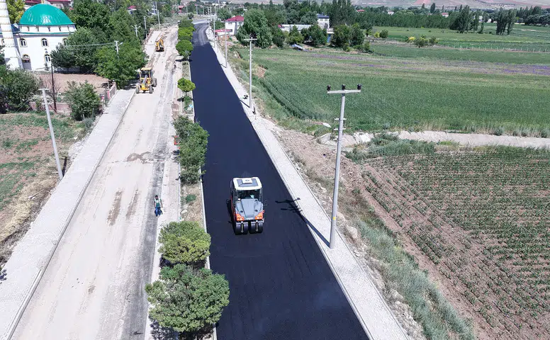 Elbistan'da Asfalt Çalışmaları Başladı