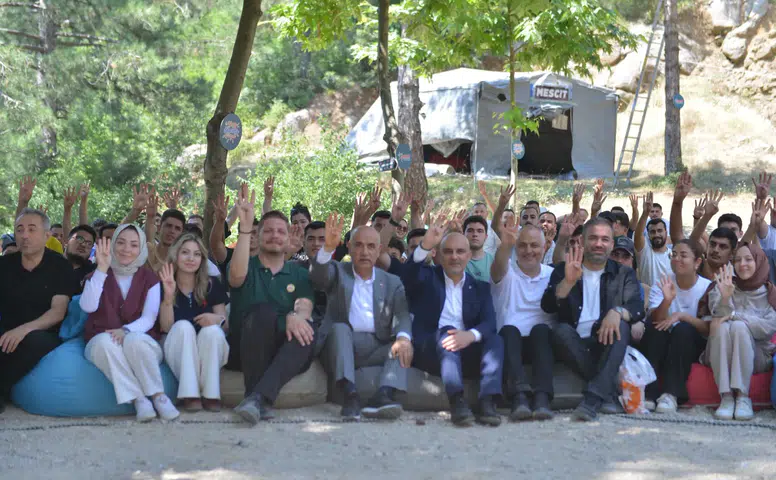 AK Parti Heyeti Andırın'da Gençlerle Bir Araya Geldi