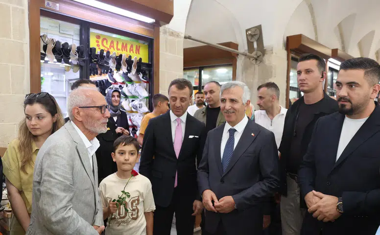 Vali Ünlüer Restorasyonu Tamamlanan Tarihi Kapalı Çarşıyı Gezdi