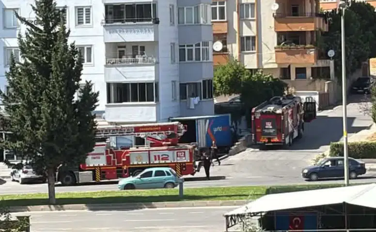 Tekzen Yakınındaki Evde Çıkan Yangına İtfaiye Ekipleri Müdahale Etti