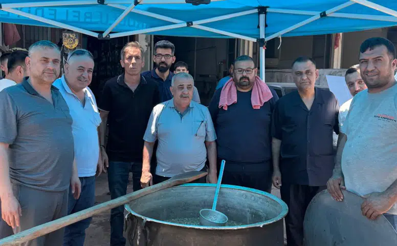 Sanayi Sitesinde Aşure İkramı Yoğun İlgi Gördü