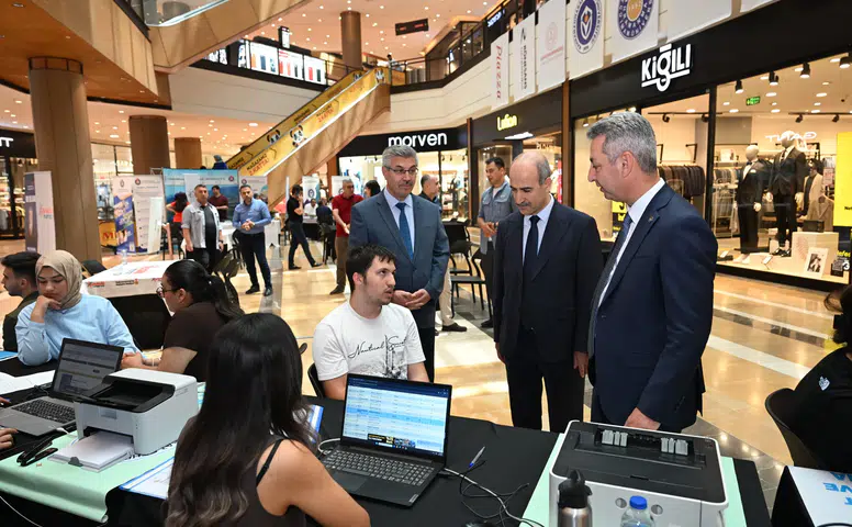 KSÜ Piazza’da Tercih Günlerine Başladı