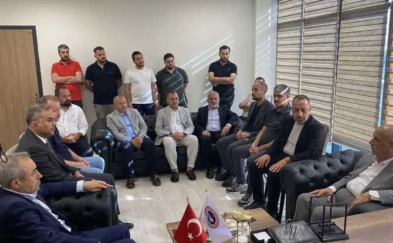 AK Parti Heyeti İstiklalspor'un Yeni Yönetimini Ziyaret Etti
