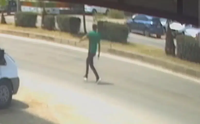 Adliye Önünde Silahlı Kavga: 2 Yaralı