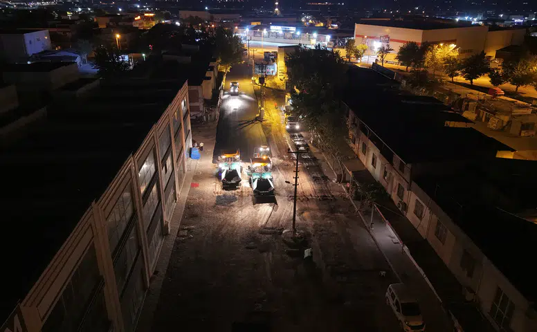 Toptancılar Sitesi’nde Gece Asfalt Mesaisi