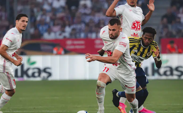 Fenerbahçe Polonya’da Turu Kaptı
