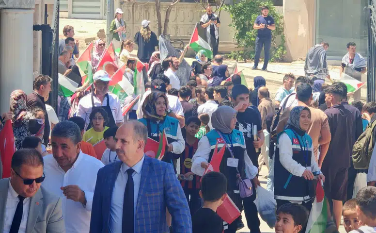 Filistin Konvoyu Abdülhamid Han Camii'ne Ulaştı