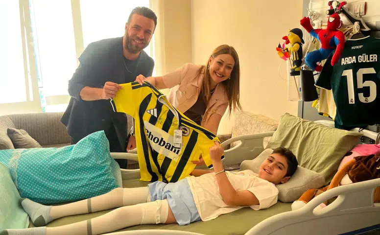 Milletvekili Karakoç, Okul Saldırısında Yaralanan Mustafa Arslan'ı Ziyaret Etti