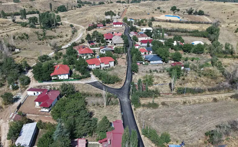 Göksun Kale Mahallesi’nin Ana Yolu Yenileniyor