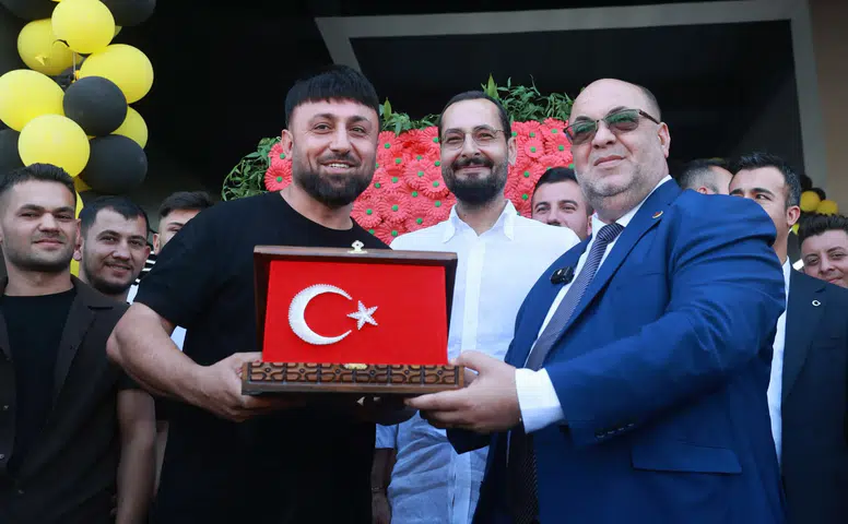 Mehmet Akpınar, Oto Ekspertiz Açılışına Katıldı