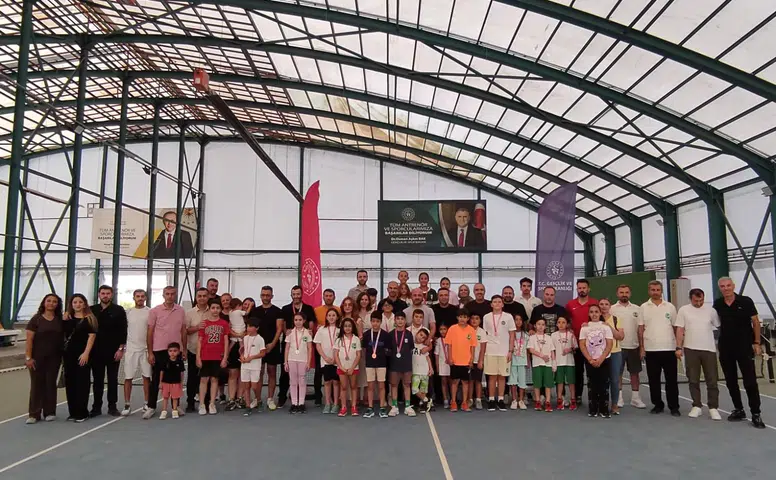 Kahramanmaraş'ta 30 Ağustos Tenis Turnuvasında 56 Sporcu Kortlara Çıktı