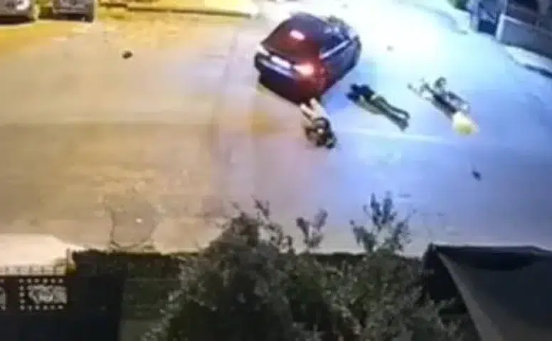 Biri Çocuk 3 Kişiyi Ezerek Olay Yerinden Kaçtı