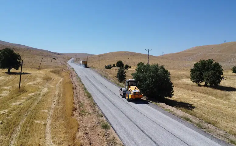Kahramanmaraş'ta 29 km'lik grup yolu yenileniyor, 10 mahalle daha konforlu ulaşım sağlayacak