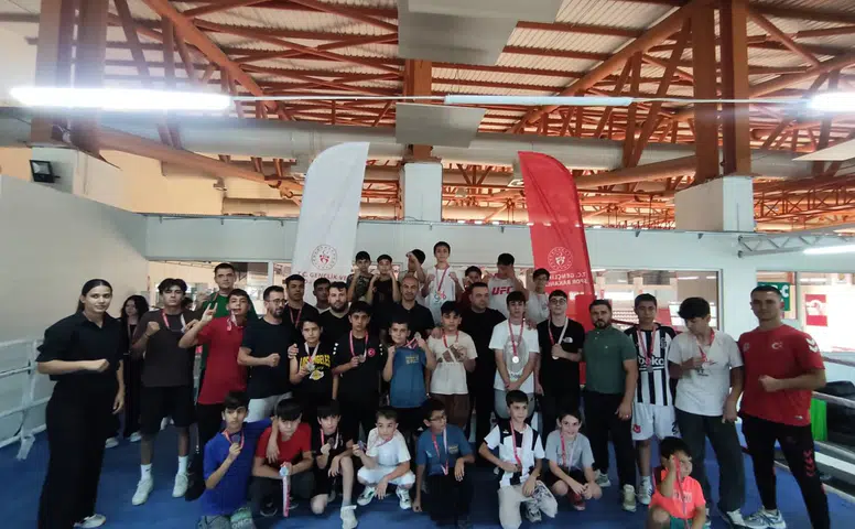 Kahramanmaraş'ta 30 Ağustos Boks Müsabakalarında 50 Sporcu Ringe Çıktı