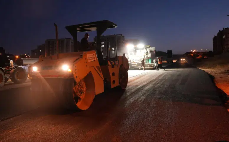 Kurtlar TOKİ’ye Ulaşımı Rahatlatacak Bulvarda Asfalt Başladı