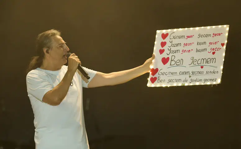 Çelik’ten Kahramanmaraşlı Hayranlarına Teşekkür Mesajı