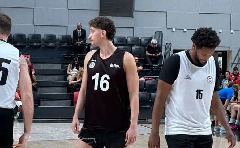 Kipaş İstiklal Basketbol  Son Çeyrekte Kaybetti