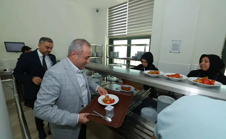 Milletvekili Karatutlu’dan Onikişubat Belediyesi’ne Ziyaret