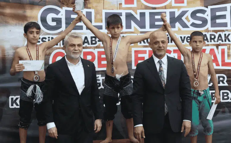 Fırat Görgel'den karakucak güreşleri mesajı