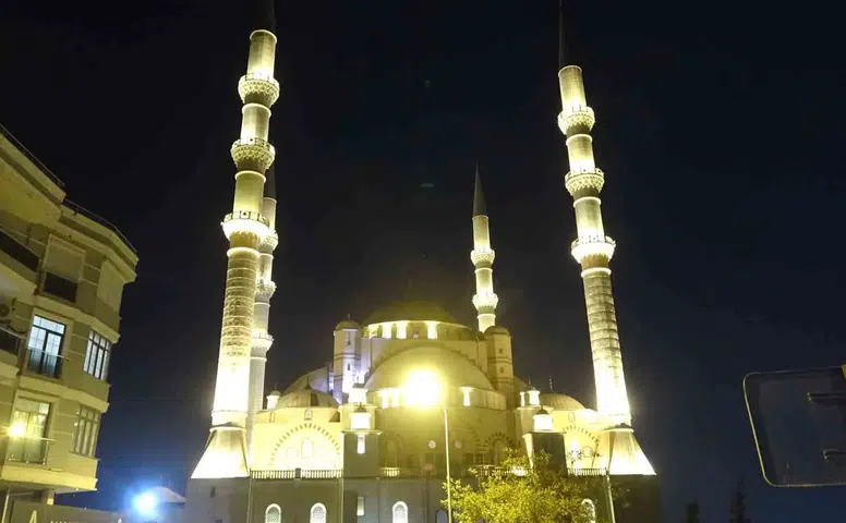 Kahramanmaraş’ta Kandil Coşkusu Abdülhamid Han’a Sığmadı