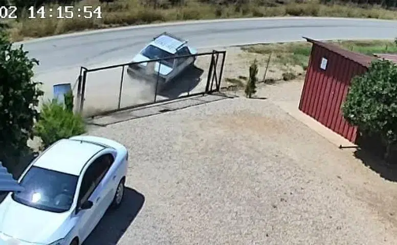 Takla Atan Otomobilde 2 Kişi Yaralandı