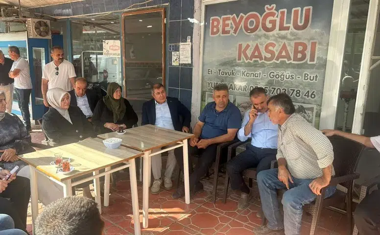 AK Parti Heyeti Türkoğlu’nda Vatandaşlarla Buluştu