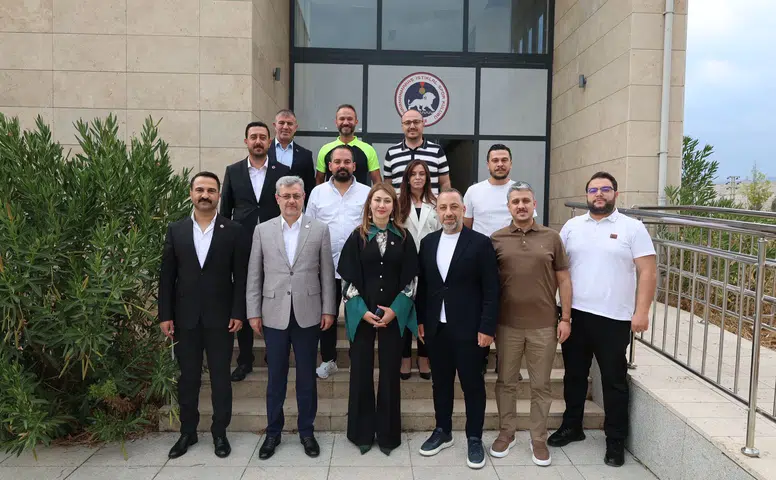 Milletvekili Karakoç’tan İstiklalspor’a Deplasman Desteği