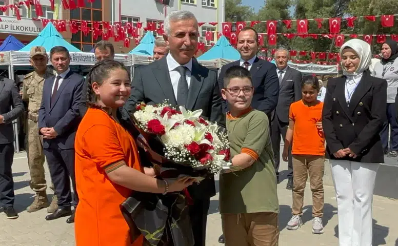 İlk Ders Ziliyle Birlikte Vali Ünlüer’den Mesaj Geldi