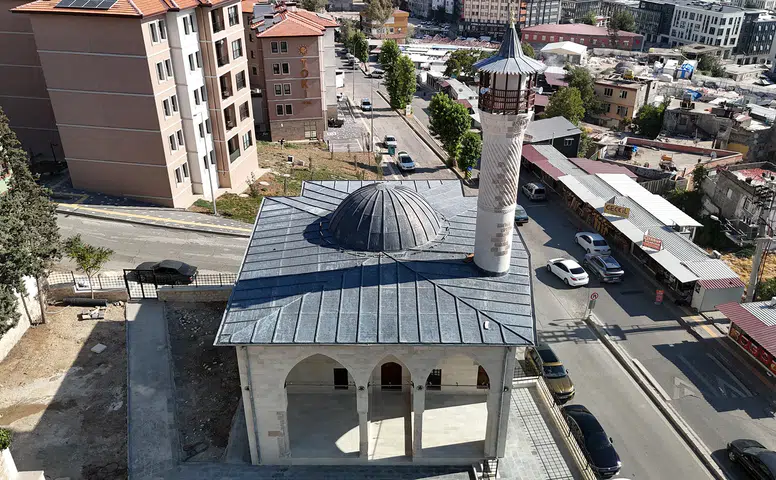 Depremde Hasar Alan 5 Cami İbadete Açılıyor