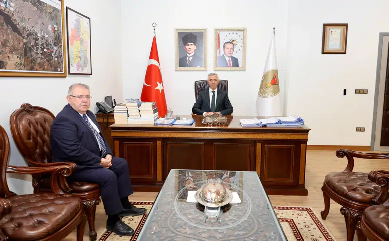 Vali Ünlüer, Hanefi Mahçiçek’i Makamında Ağırladı