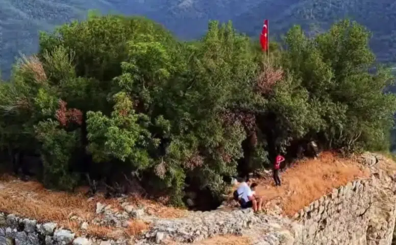 Tarihi Hisar Kalesi Yıllara Meydan Okuyor