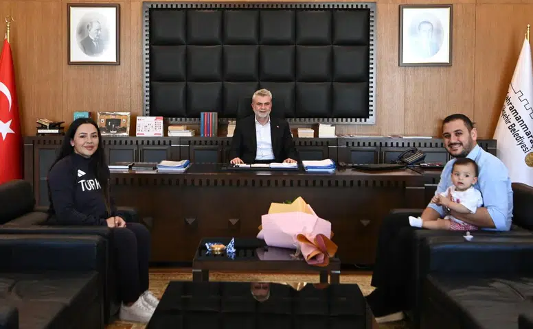 Başkan Görgel Çifte Şampiyon Safiye Temizdemir’i Ağırladı