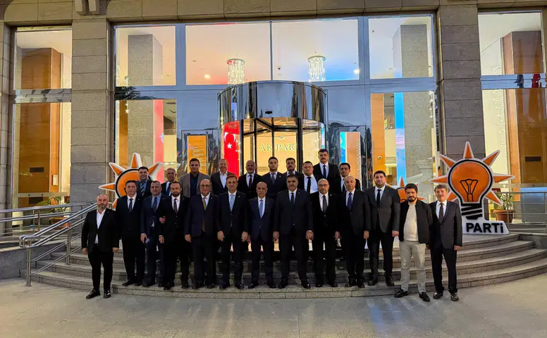 Erdoğan, Akpınar ve Karaca’ya Parti Rozetlerini Taktı