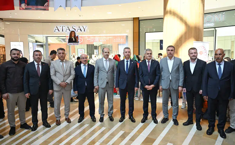 Rektör Okumuş BİLİMFEST’te Öğrencilerle Bir Araya Geldi