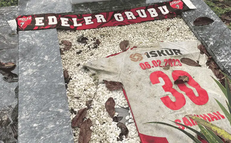 Edeler Grubu, Saruhan Bolat’ı Giresun’daki Mezarı Başında Andı