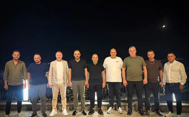 İstiklalspor ile Sakaryaspor Arasında Maç Öncesi Dostluk Buluşması