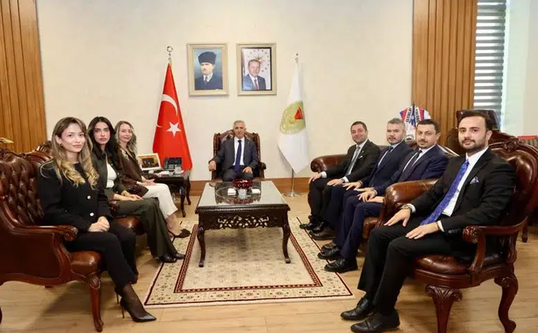 Vali Ünlüer, Baro Başkanı Kır ve heyetini ağırladı
