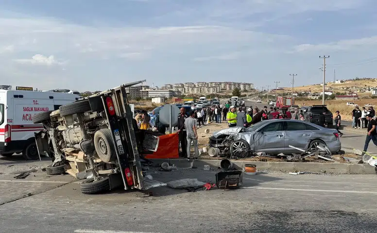 Afşin-Elbistan yolunda kaza: 1 can kaybı, 8 yaralı