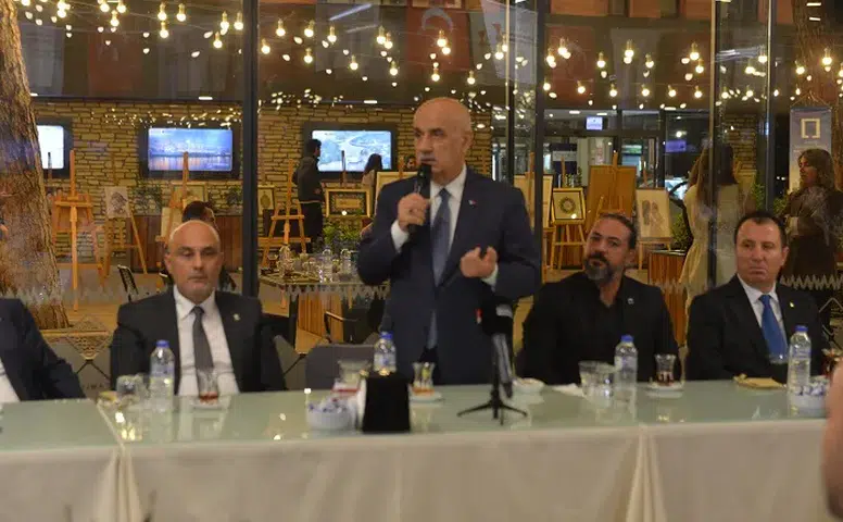 Vahit Kirişci, Kahramanmaraş’ta Mimarlık Günü’ne Katıldı