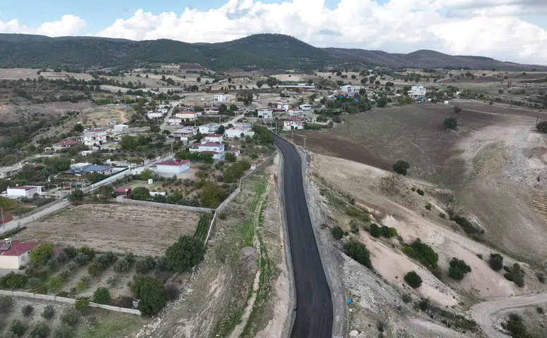 Söğütlü Mahallesi Yolunda Asfalt Çalışması