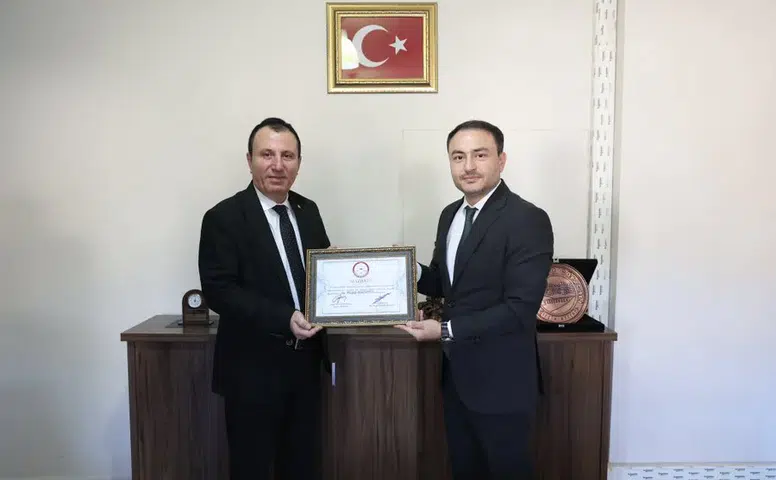 Mustafa Buluntu mazbatasını aldı: "Hedef güçlü şehir"
