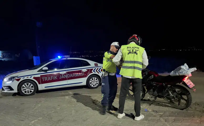 Kahramanmaraş’ta Sürücülere Reflektif Yelek
