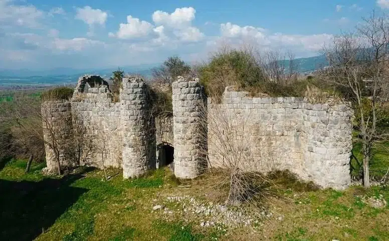 Anacık Kalesi, Andırın’da Ceyhan Vadisi’ne Tanıklık Ediyor