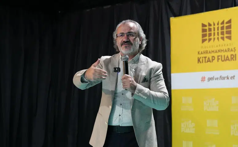 Kahramanmaraş Kitap Fuarı'nda Sıtkı Aslanhan'dan Ailelere Önemli Mesajlar