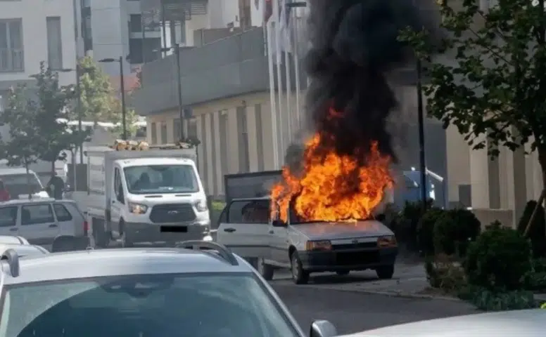 Kahramanmaraş’ta otomobil yandı: Araçta ağır hasar
