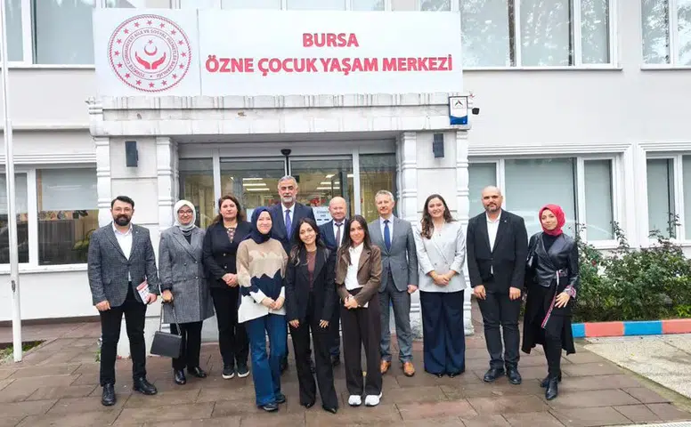 Emre Çalğan’dan Bursa’daki çocuk merkezine ziyaret