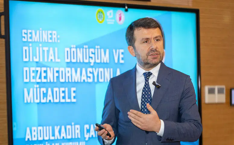 Abdulkadir Çay’dan Yapay Zekâ Çağında Gazetecilik Mesajı
