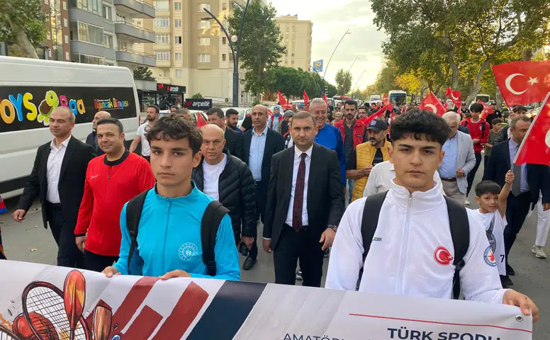 Kahramanmaraş’ta Amatör Spor Haftası İçin Kortej Yürüyüşü